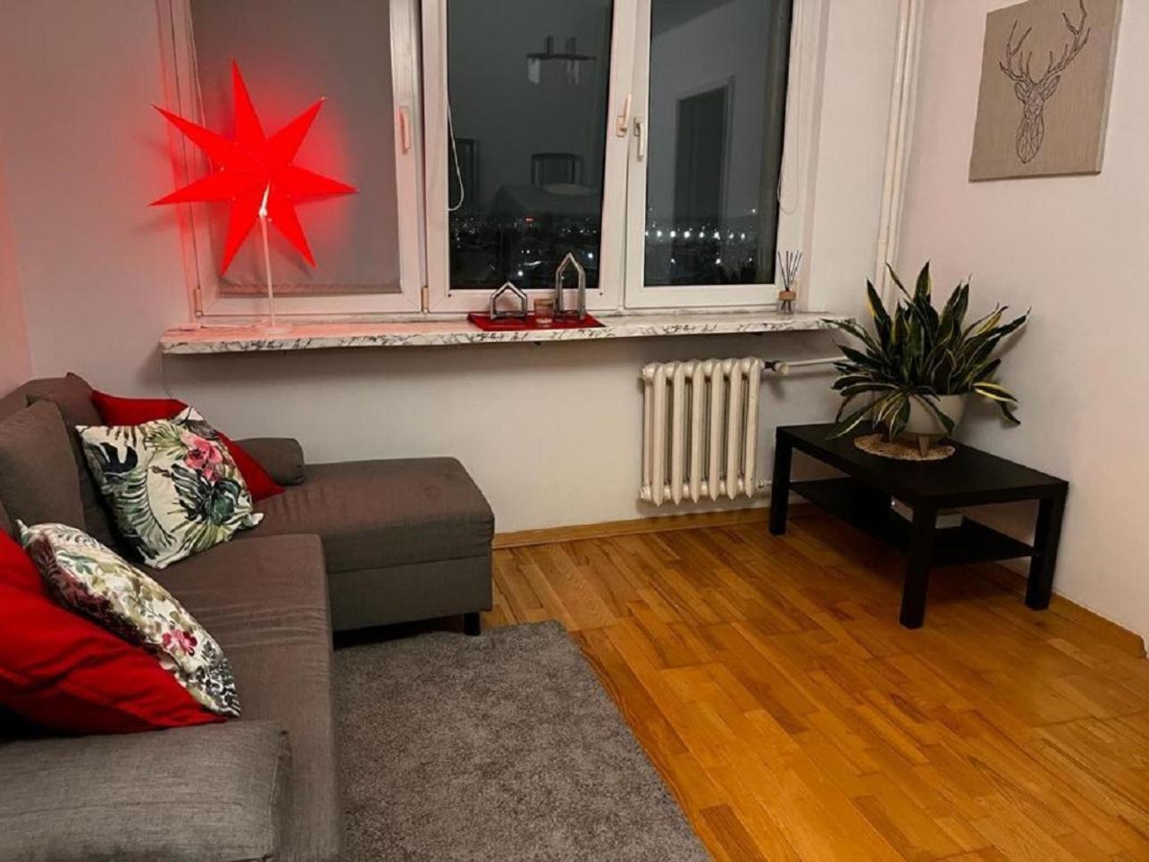 Апартаменти Bright And Cozy 34m Near Metro M2 And Tram Варшава